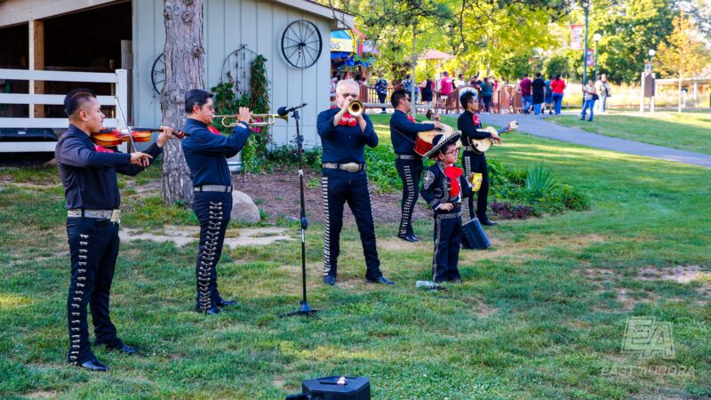 The live mariachi performance welcomed the East Aurora Families